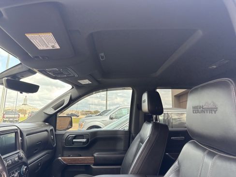 Used 2019 Chevrolet Silverado 1500 High Country w/ Technology Package image 9