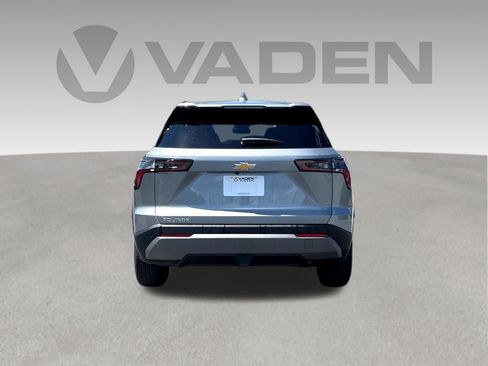 Used 2026 Chevrolet Equinox LT FWD image 24