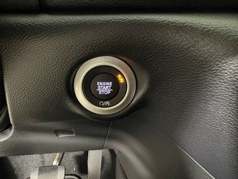 New 2027 Chrysler Pacifica Select FWD image 26
