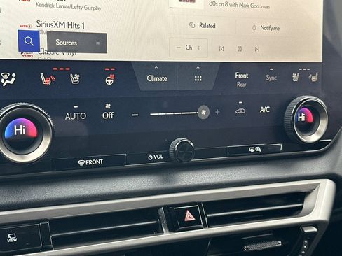 Used 2024 Lexus RX 450h AWD w/ Luxury Package image 17