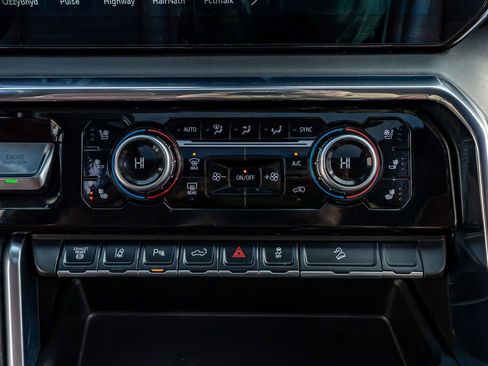 Used 2024 GMC Sierra 2500 Denali Ultimate image 26