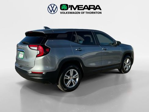 Used 2024 GMC Terrain SLE image 5