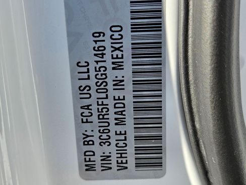 Used 2025 RAM 2500 Laramie AWD/4WD image 36