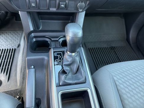 Used 2022 Toyota Tacoma SR5 RWD image 30