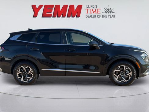 Used 2024 Kia Sportage LX FWD image 11