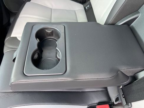 New 2026 Land Rover Range Rover Velar Dynamic SE image 26