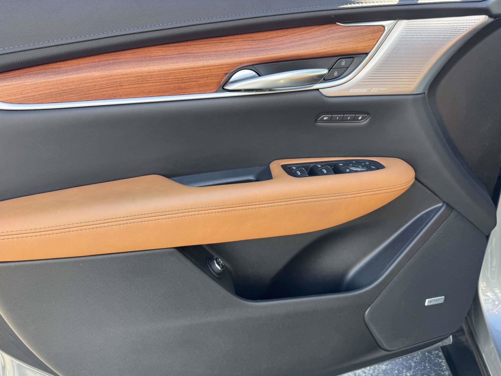 Certified 2024 Cadillac XT5 Premium Luxury w/ LPO, Floor Liner Package AWD/4WD image 15