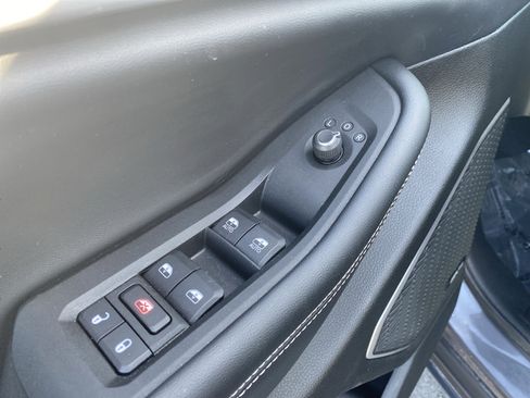 Used 2022 Jeep Grand Cherokee L Limited AWD/4WD image 33