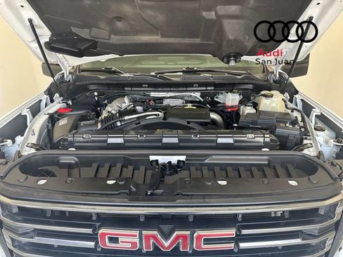 Used 2021 GMC Sierra 3500 AT4 w/ AT4 Premium Plus Package image 4
