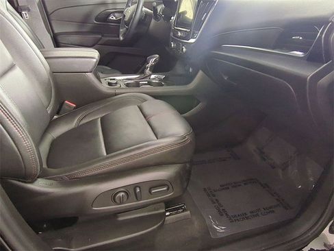 Used 2023 Chevrolet Traverse RS image 28