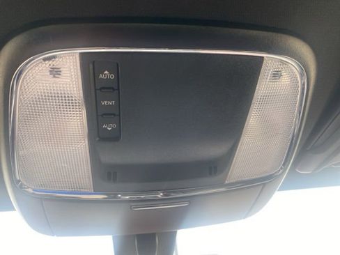 Used 2022 Dodge Charger SXT w/ Leather Interior Group image 25