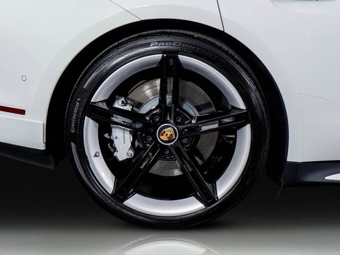 Used 2024 Porsche Taycan 4S w/ Premium Package image 8