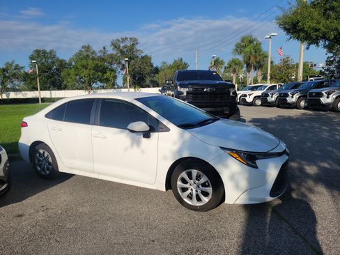 Used 2023 Toyota Corolla LE FWD image 7