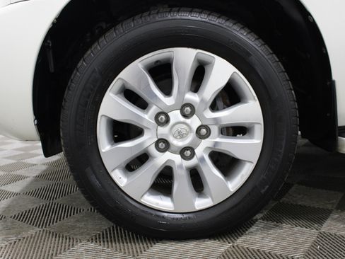 Used 2014 Toyota Sequoia Platinum image 38