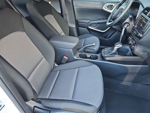 Used 2025 Kia Soul S image 18