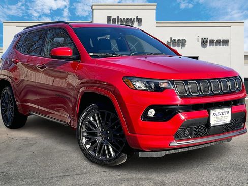 Used 2022 Jeep Compass Limited image 11