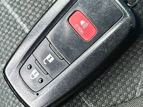 Used 2024 Toyota RAV4 XLE image 28