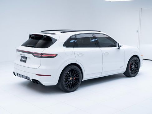Used 2021 Porsche Cayenne GTS image 9