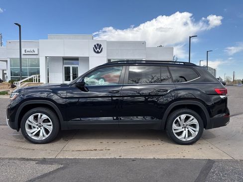 Used 2023 Volkswagen Atlas SE w/ Panoramic Sunroof Package image 2