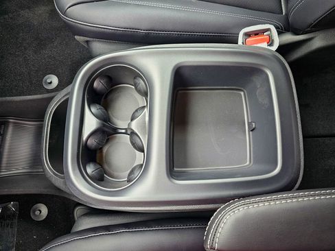 New 2026 Chrysler Pacifica Select image 28