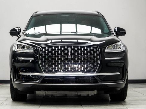 Used 2025 Lincoln Corsair Reserve w/ Equipment Group 202A FWD image 8