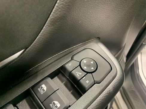 Used 2025 RAM 1500 Big Horn image 33