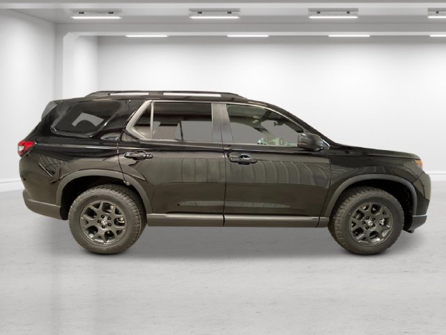 New 2026 Honda Pilot TrailSport image 2