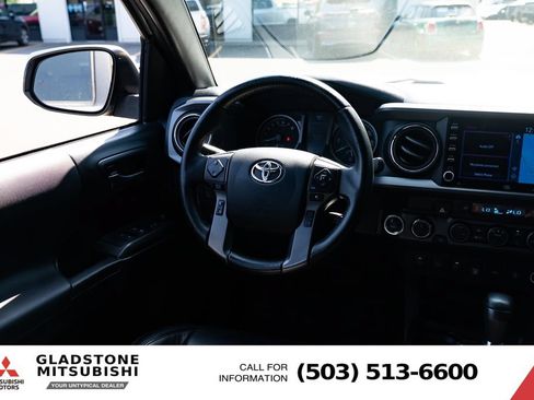 Used 2022 Toyota Tacoma TRD Off-Road w/ TRD Premium Off Road Package AWD/4WD image 10