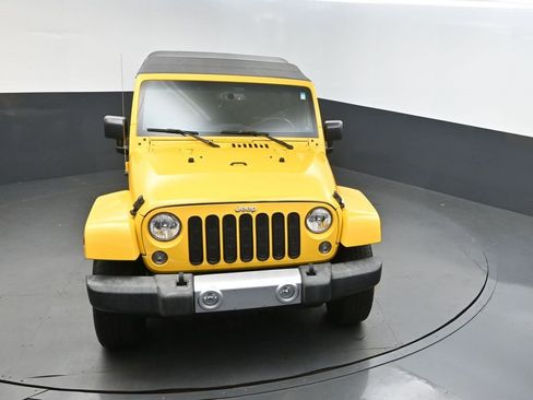 Used 2015 Jeep Wrangler Unlimited Sahara w/ Connectivity Group image 38