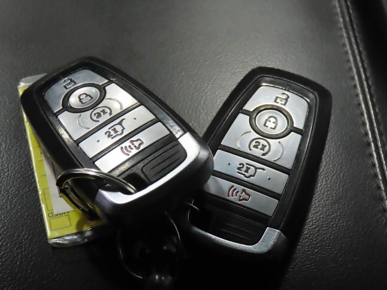 Used 2023 Ford Explorer XLT w/ Equipment Group 202A RWD image 19