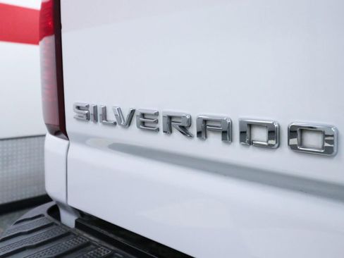 Used 2024 Chevrolet Silverado 2500 Custom w/ Custom Value Package image 28