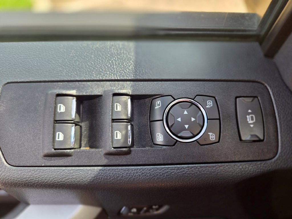 Used 2022 Ford F350 Lariat w/ Lariat Ultimate Package AWD/4WD image 28