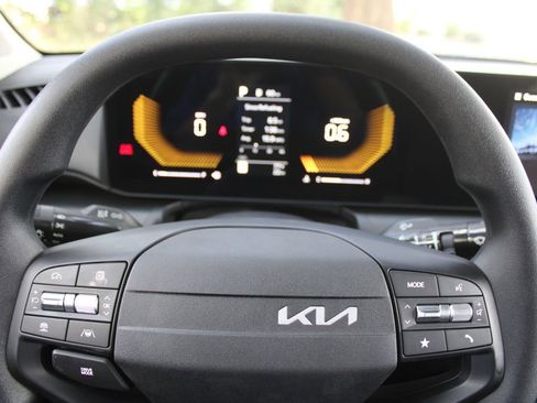 New 2026 Kia K4 FWD image 25