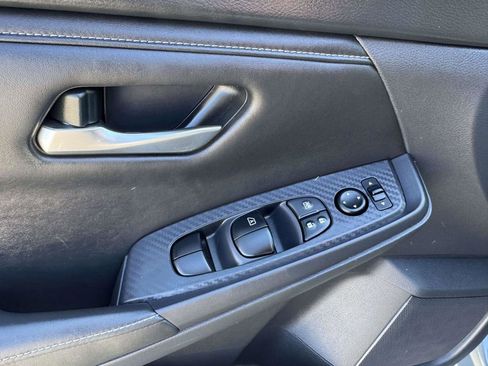 Used 2024 Nissan Sentra SV image 19