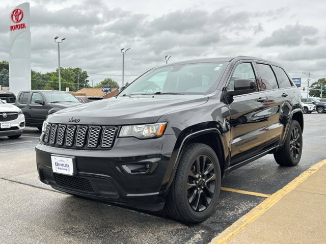 Used 2020 Jeep Grand Cherokee Altitude AWD/4WD image 5