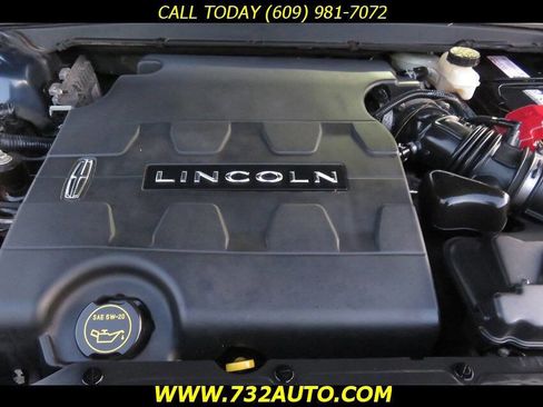 Used 2018 Lincoln Continental Select w/ Continental Climate Package image 30