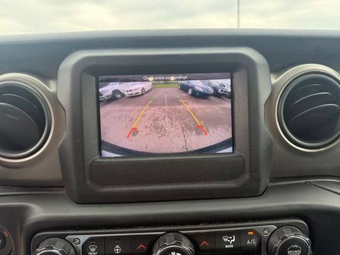 Used 2019 Jeep Wrangler Unlimited Sport S AWD/4WD image 7