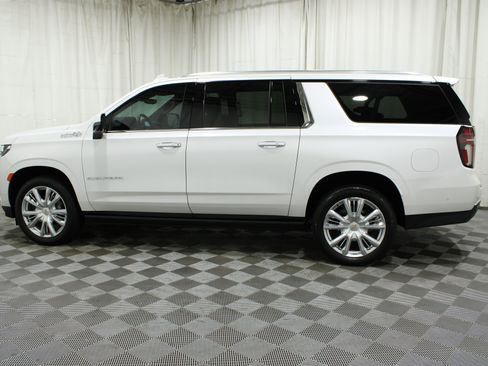 Used 2024 Chevrolet Suburban High Country w/ Advanced Technology Package AWD/4WD image 44