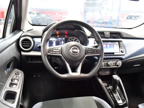 Used 2025 Nissan Versa SV FWD image 8