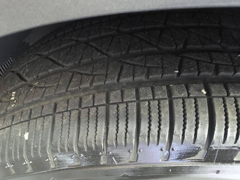 Used 2012 Buick Enclave Premium FWD image 34