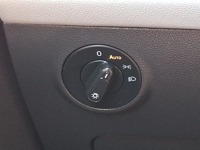 Certified 2022 Volkswagen Taos SEL AWD/4WD image 31
