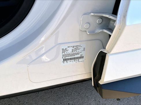 Used 2023 Ford Edge ST image 32