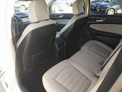 Used 2020 Ford Edge SEL image 11