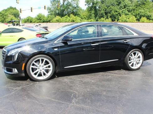 Used 2019 Cadillac XTS Premium Luxury FWD image 2