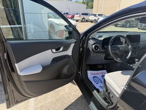 Used 2023 Hyundai Kona Limited w/ Cargo Package AWD/4WD image 11