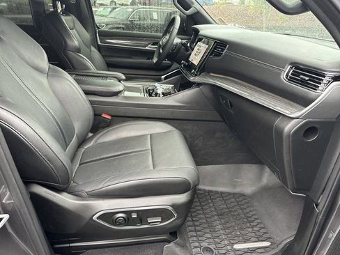 Used 2022 Jeep Wagoneer Series III w/ Convenience Group I image 15
