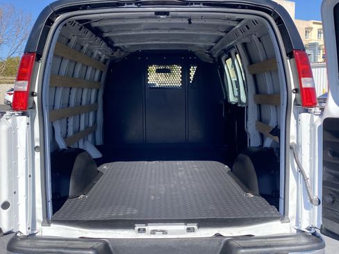 Used 2024 Chevrolet Express 2500 w/ Driver Convenience Package image 26