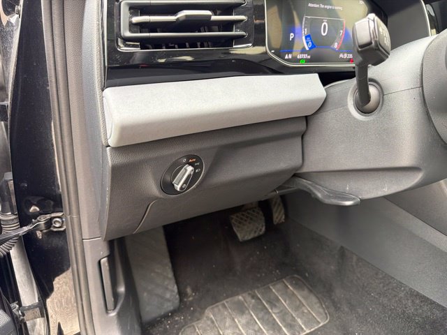Used 2025 Volkswagen Jetta SE FWD image 19