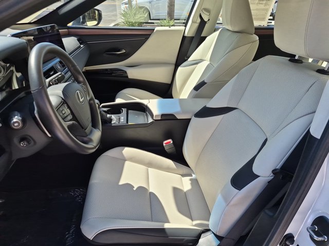 Used 2025 Lexus ES 300h w/ Premium Package FWD image 11
