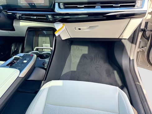 New 2026 BMW X1 xDrive28i w/ Technology Package image 18